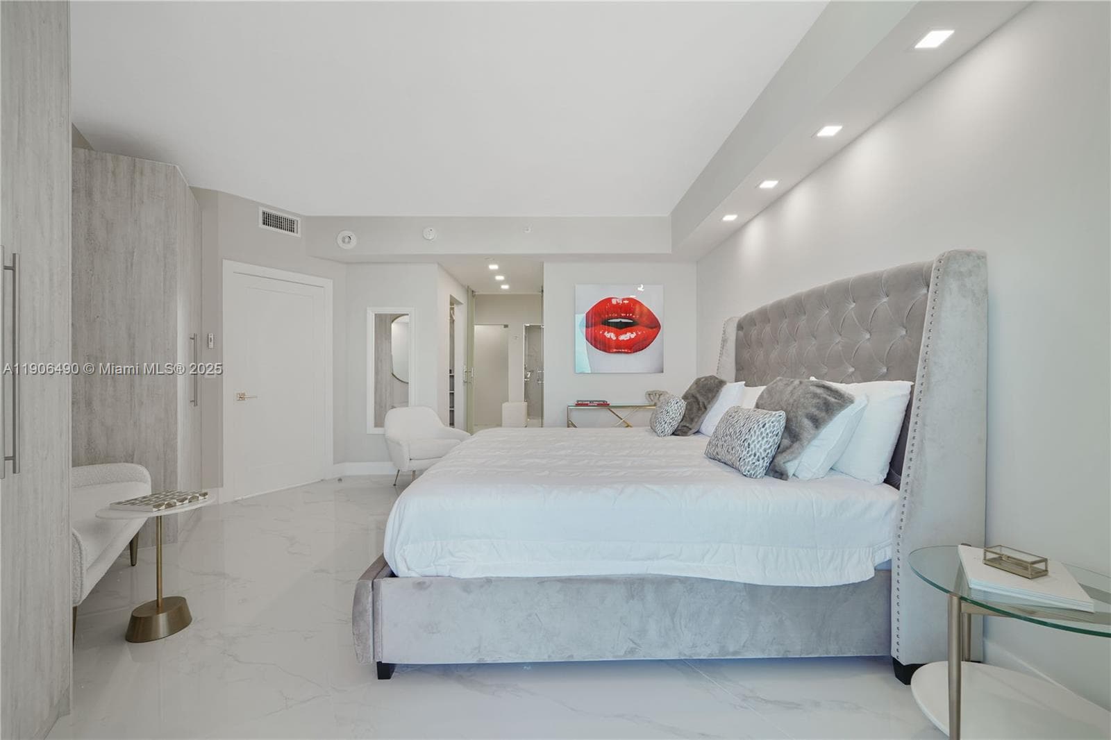 A11906490 — Miami Beach — 38