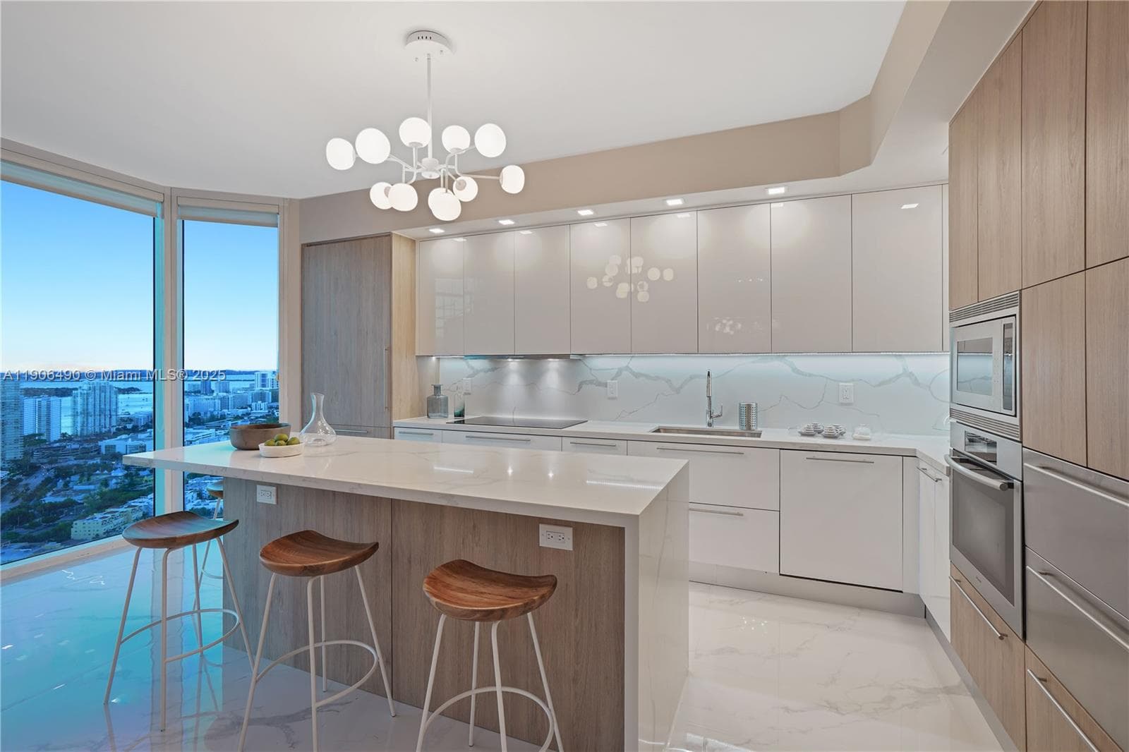 A11906490 — Miami Beach — 10