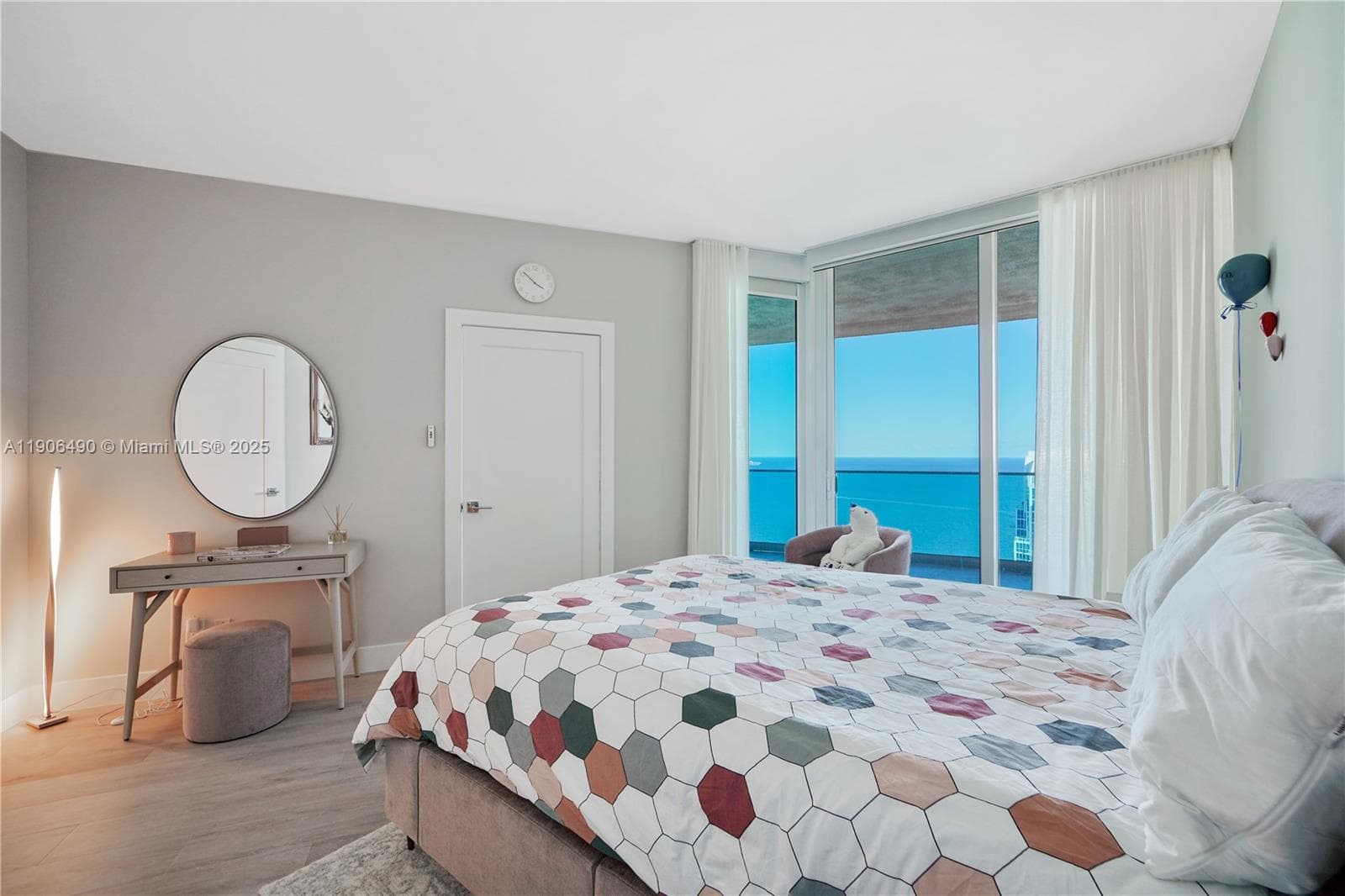 A11906490 — Miami Beach — 49
