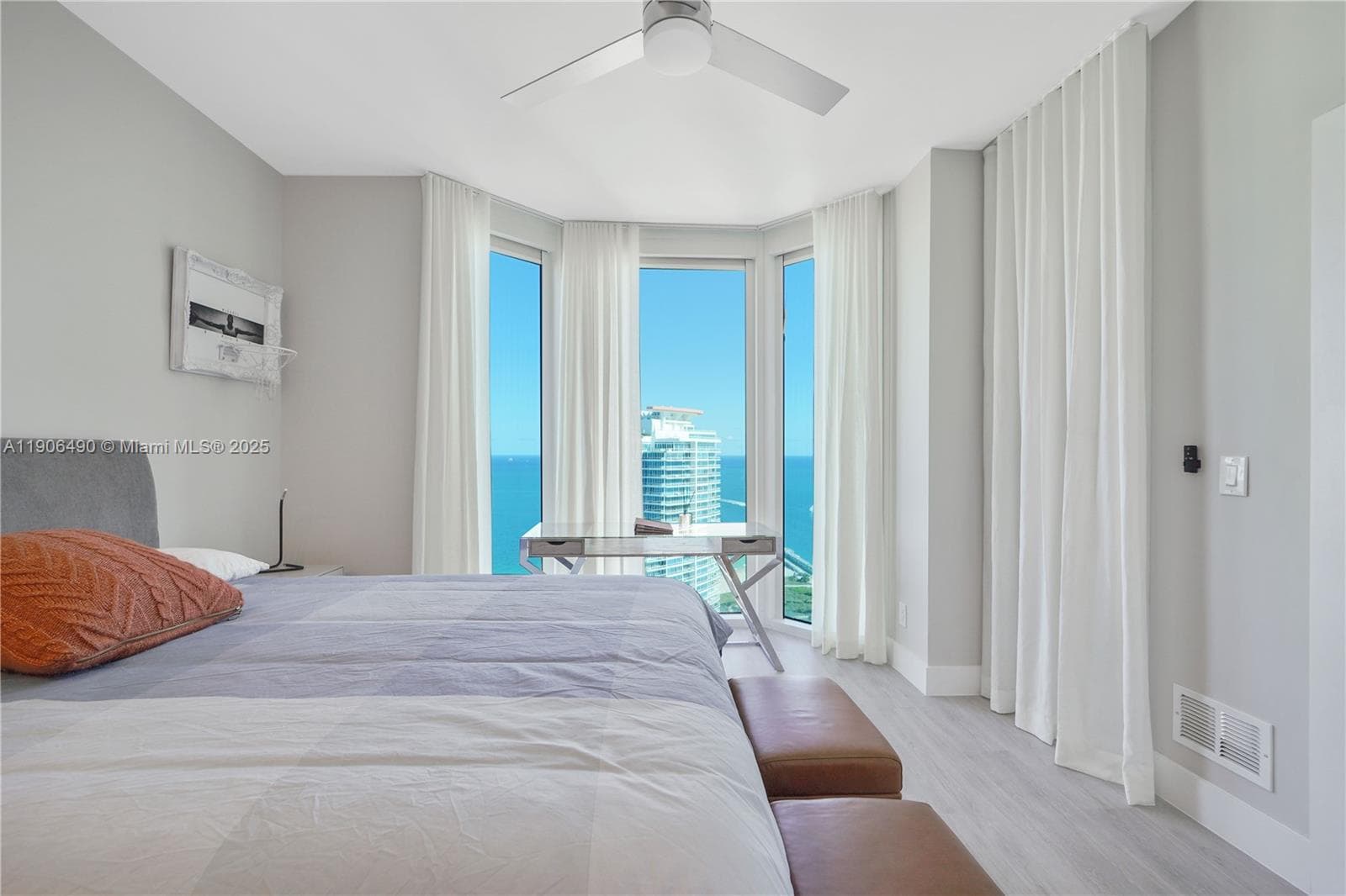 A11906490 — Miami Beach — 54