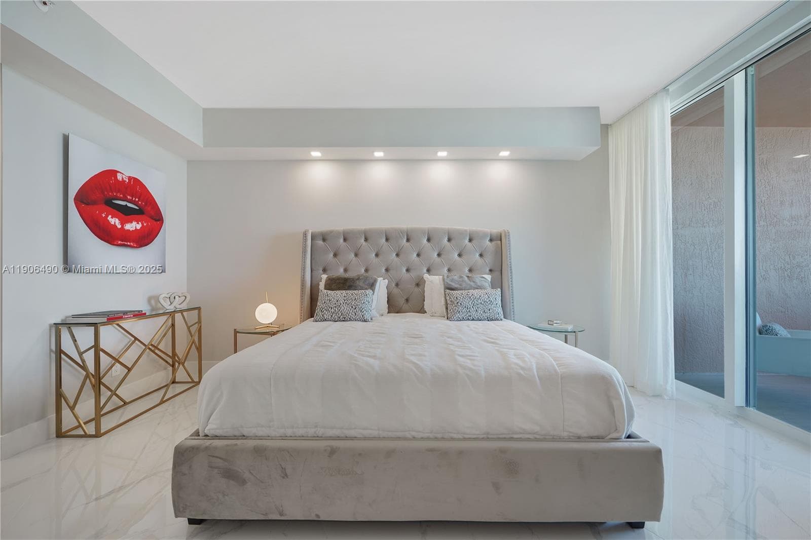 A11906490 — Miami Beach — 37
