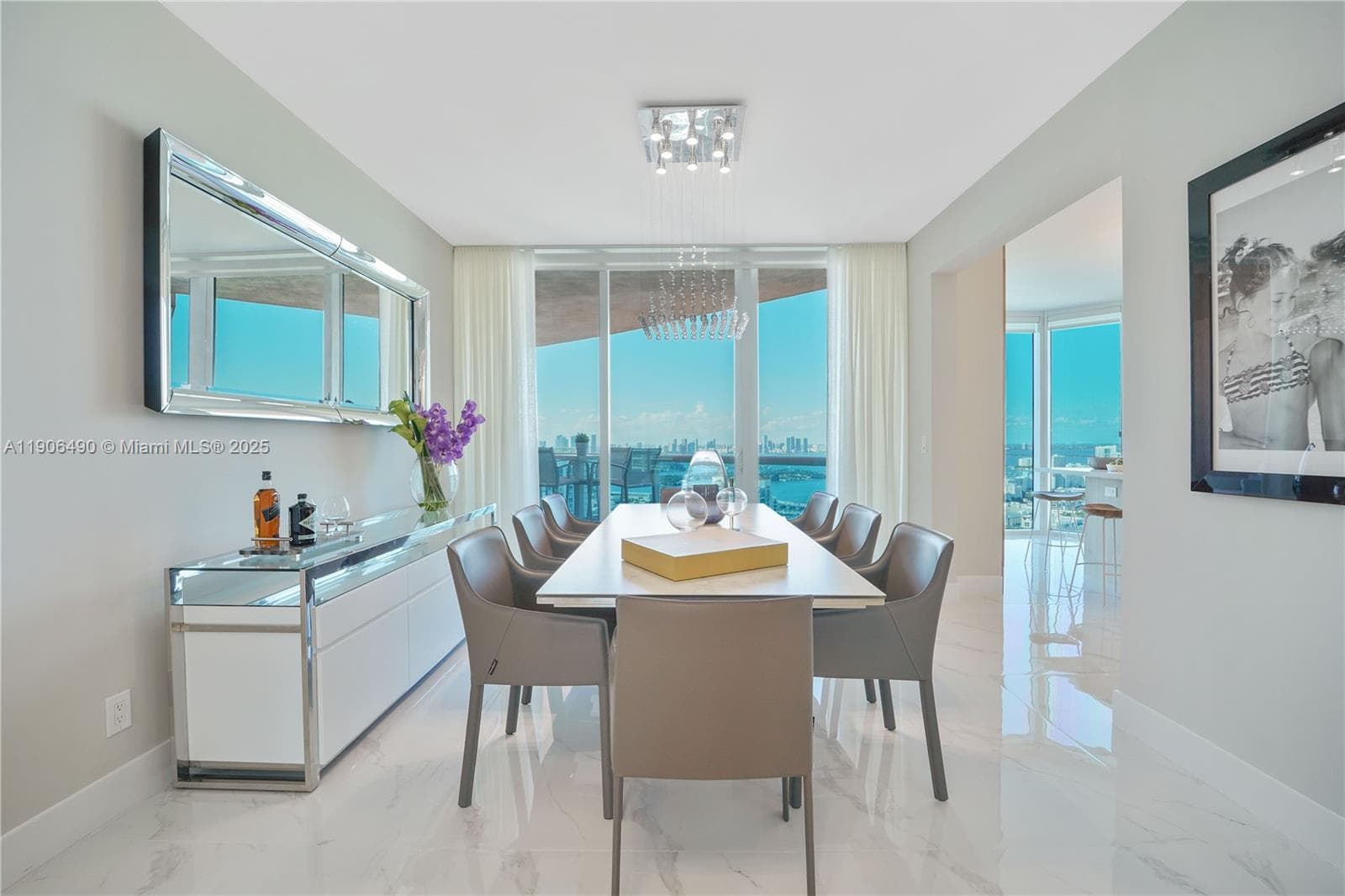 A11906490 — Miami Beach — 19