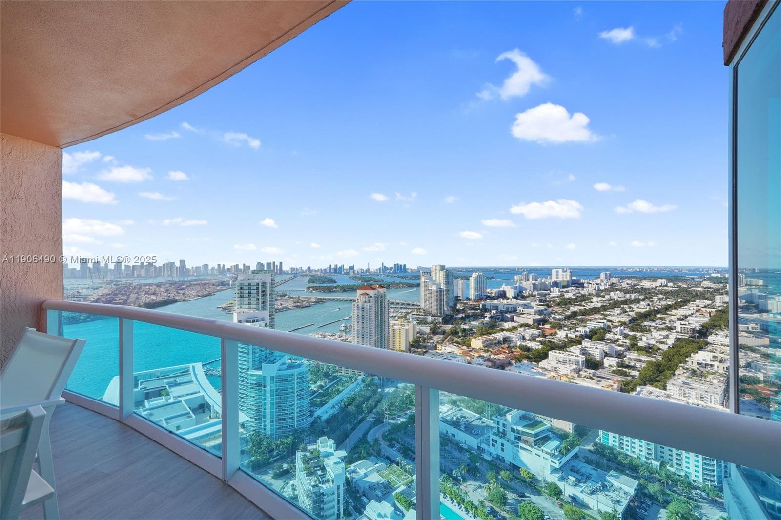 A11906490 — Miami Beach — 60