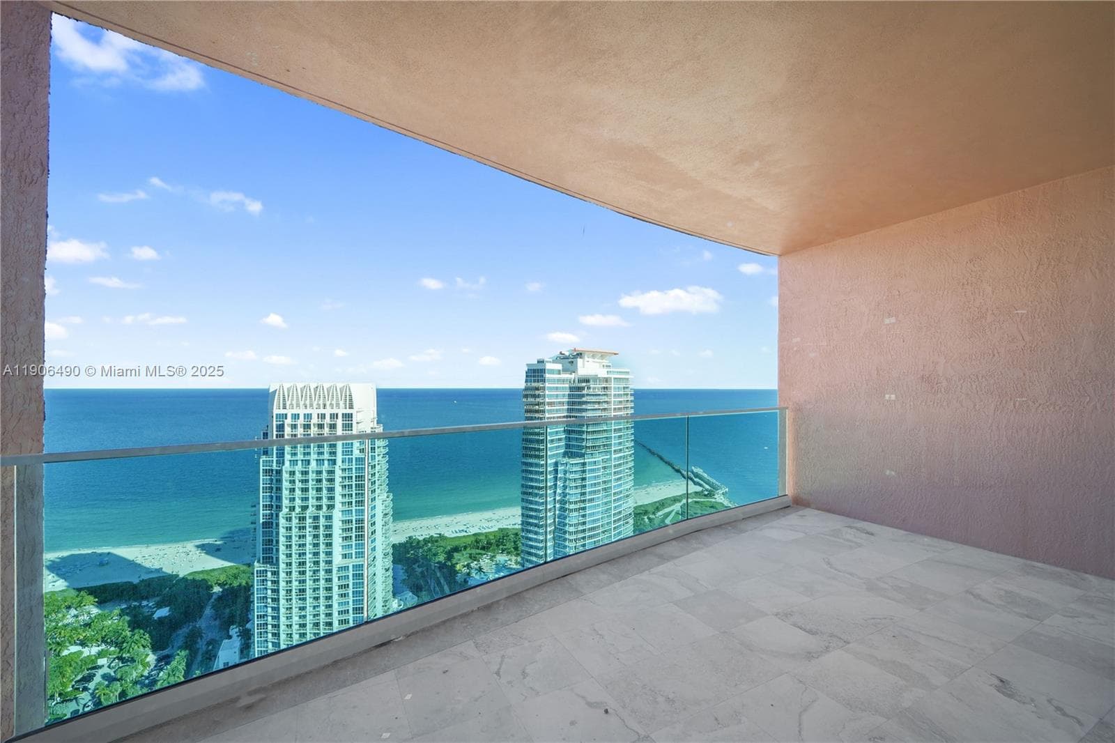 A11906490 — Miami Beach — 29