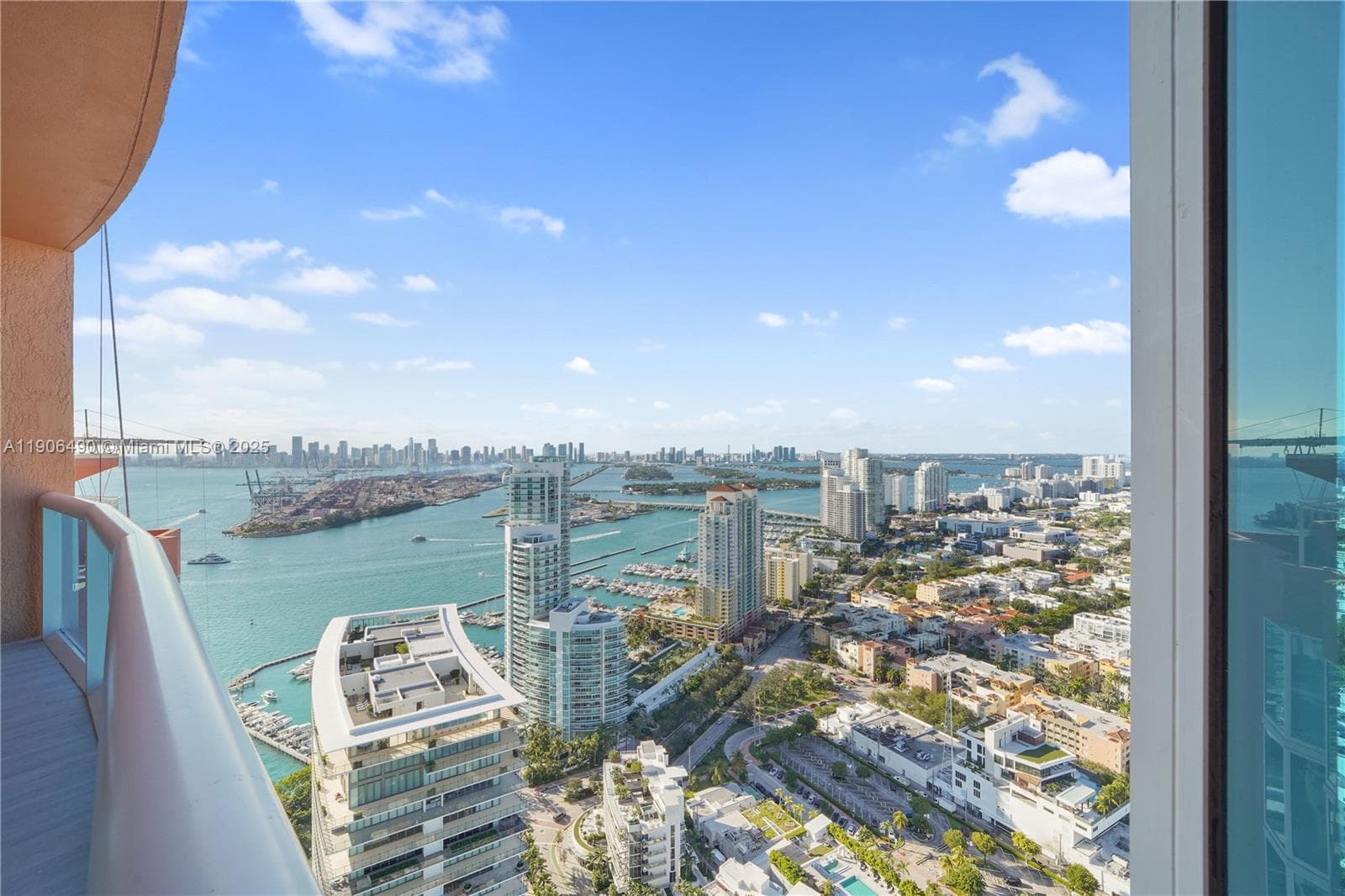 A11906490 — Miami Beach — 25