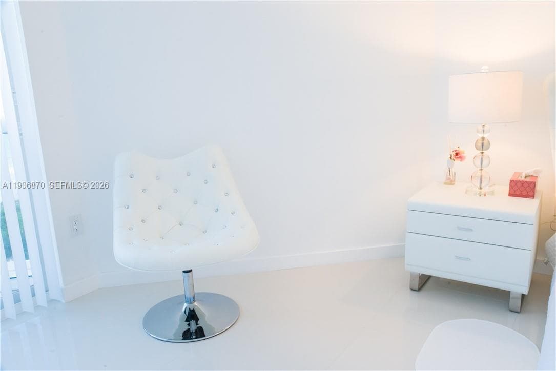 A11906870 — Miami Beach — 26