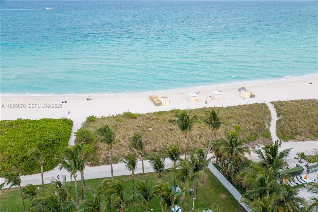 A11906870 — Miami Beach — 8