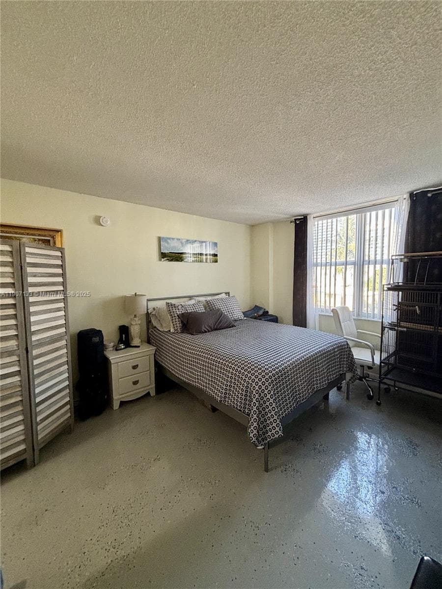 A11907133 — Miami Beach — 6
