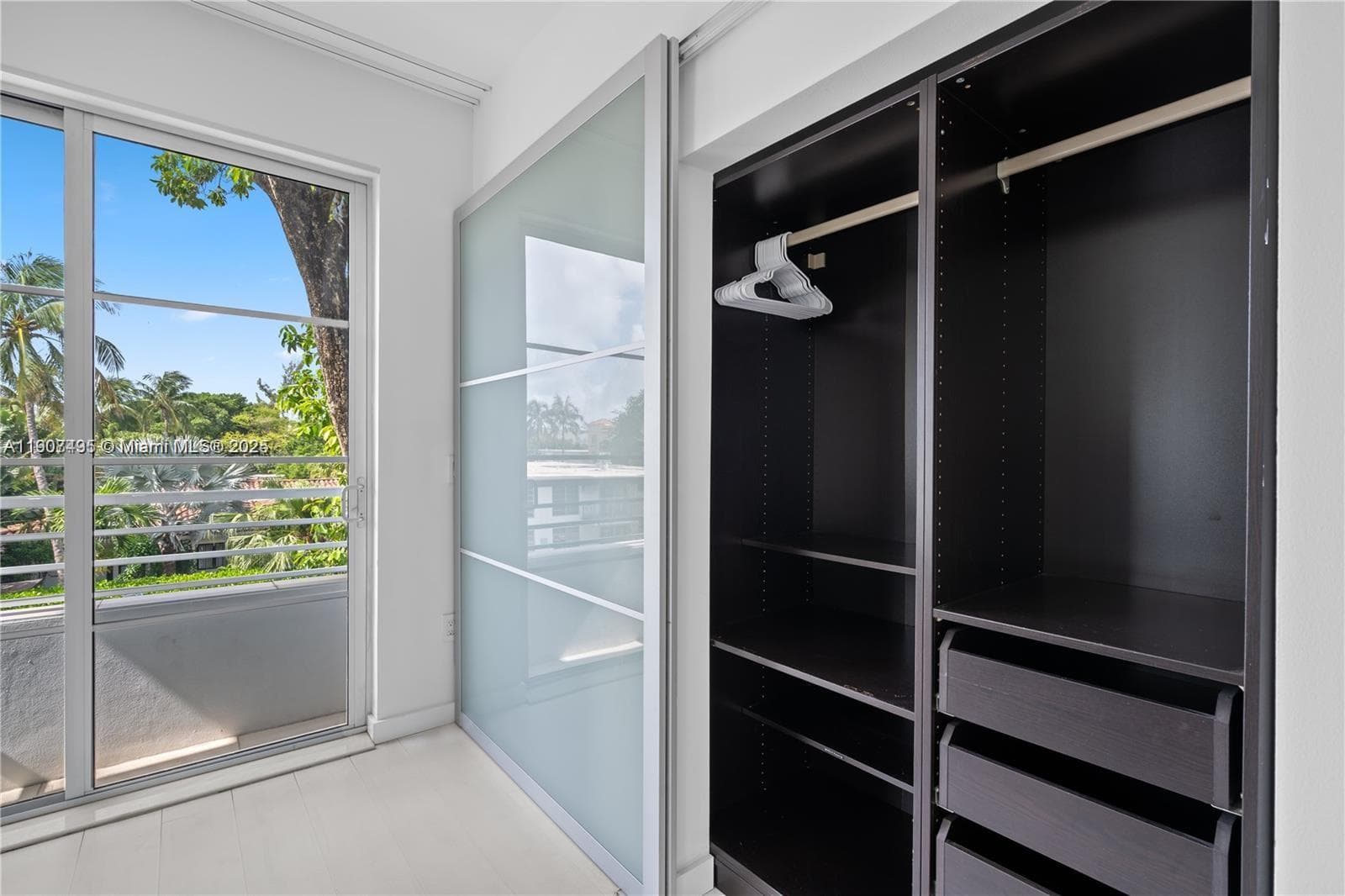 A11907495 — Miami Beach — 17