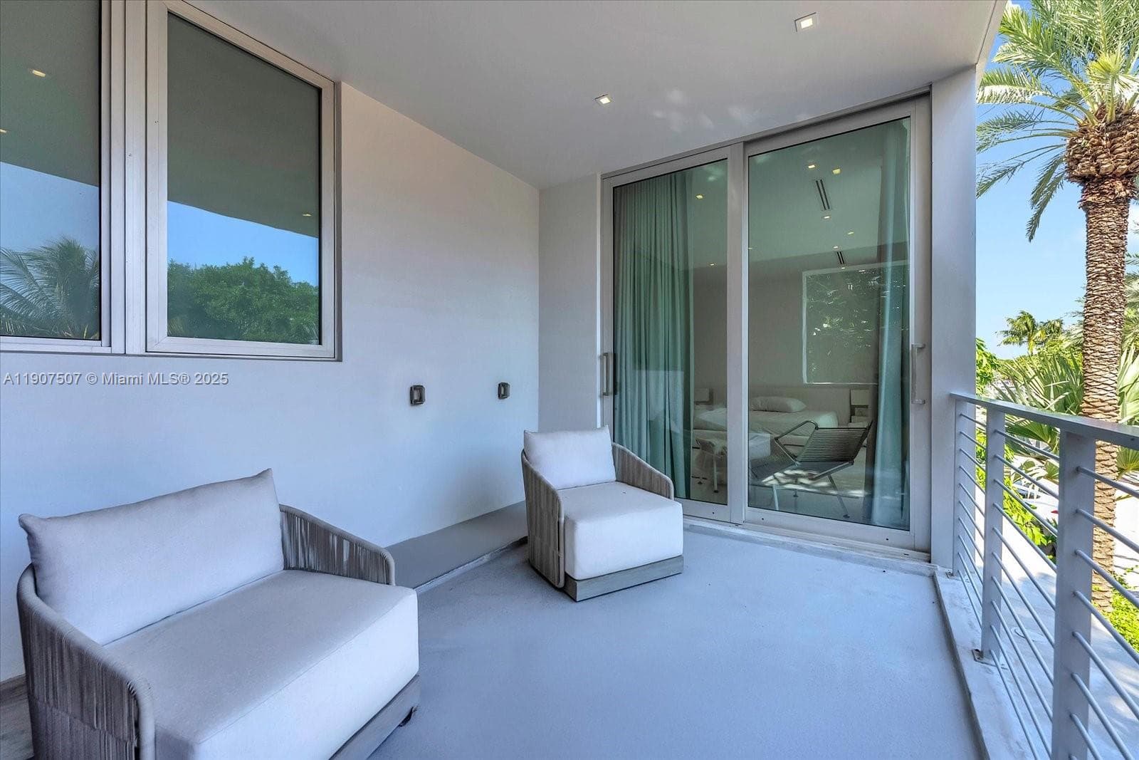 A11907507 — Miami Beach — 26