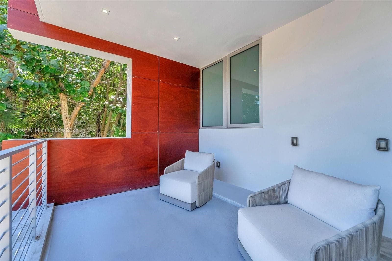 A11907507 — Miami Beach — 25