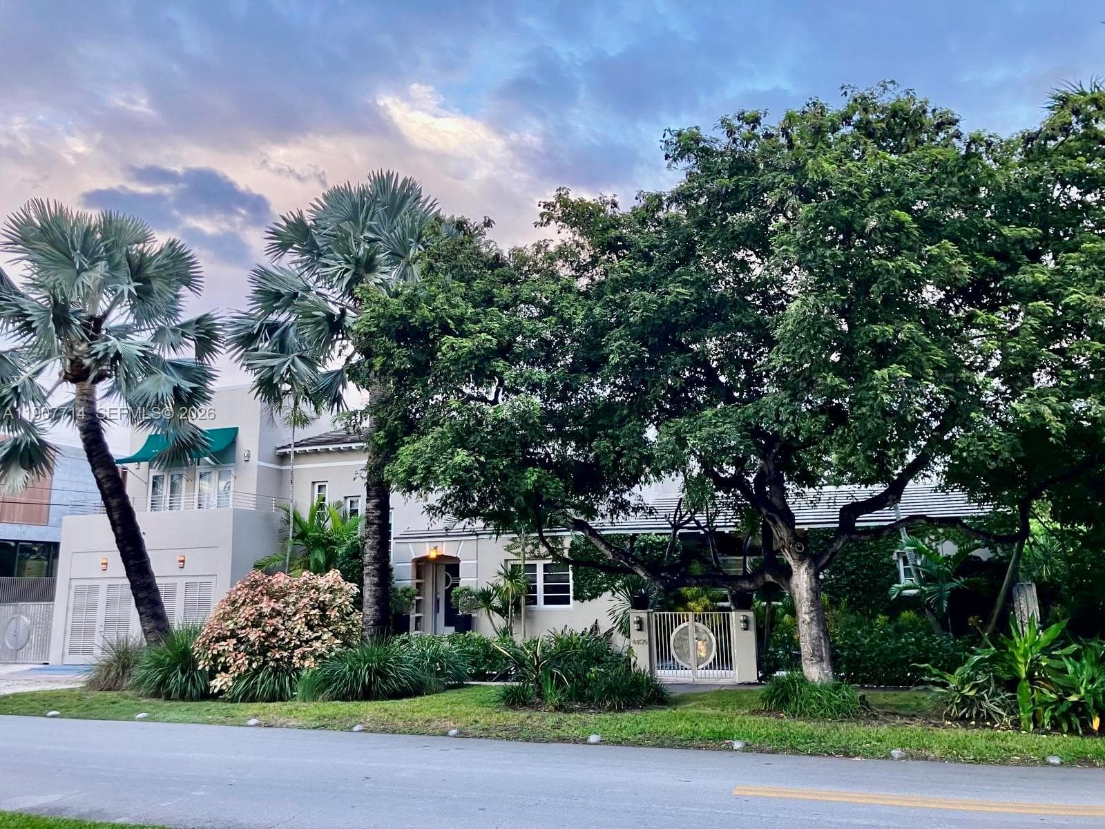 A11907714 — Miami Beach — 42