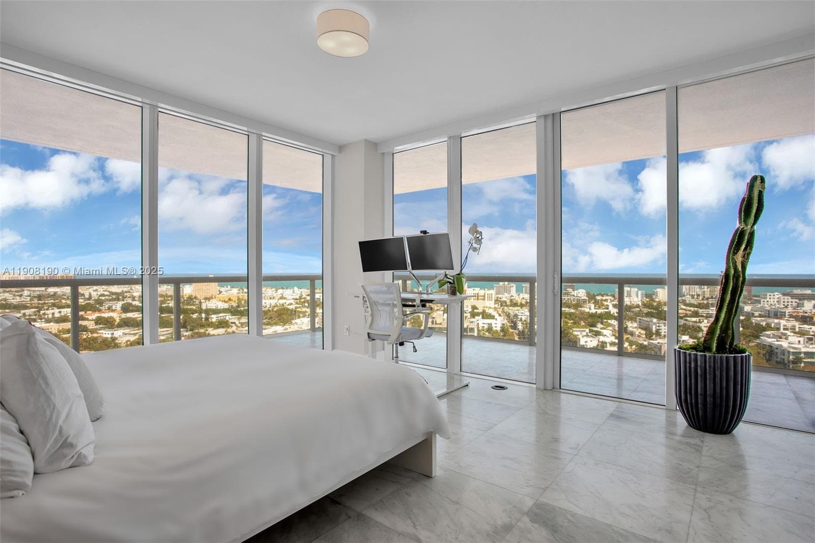 A11908190 — Miami Beach — 17