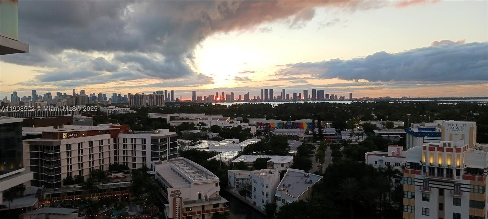 A11908522 — Miami Beach — 2