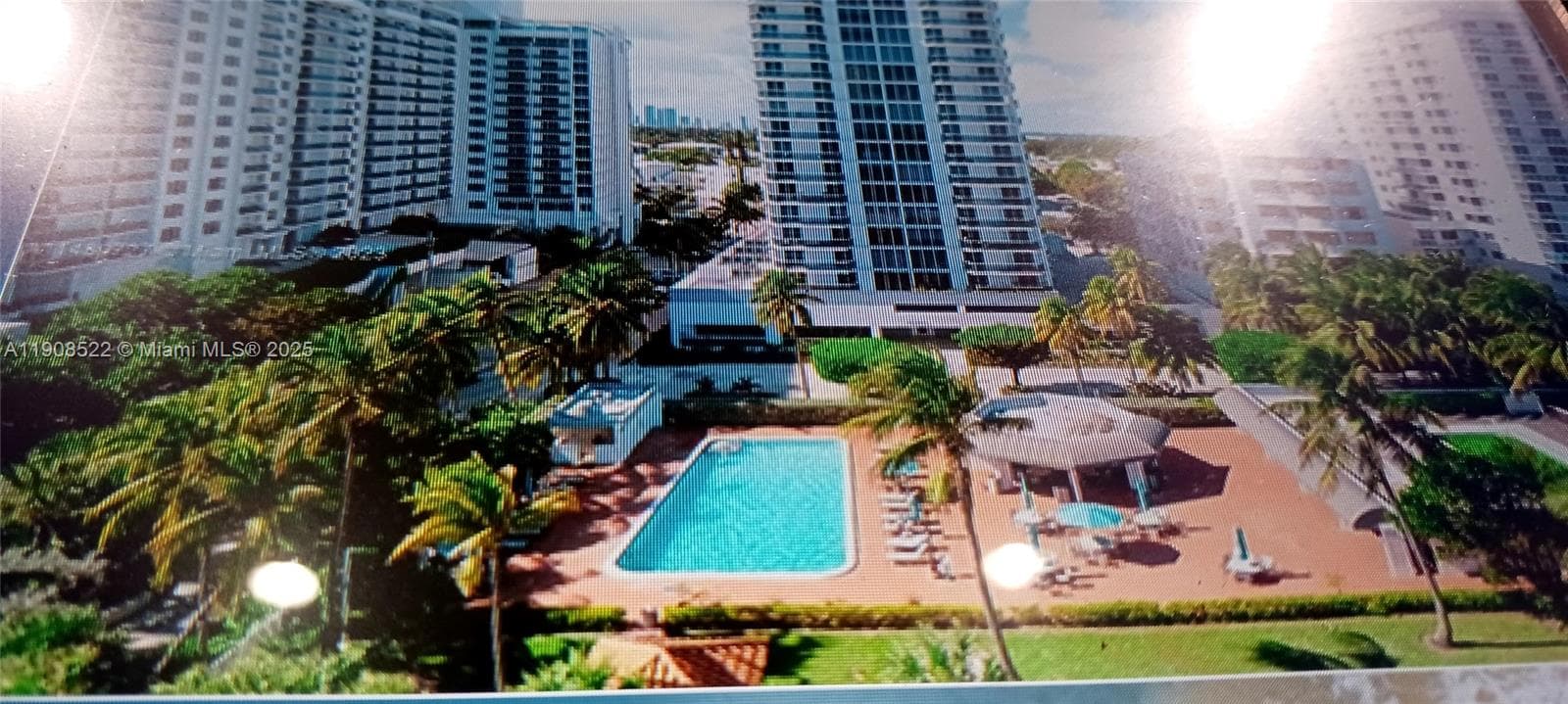A11908522 — Miami Beach — 17