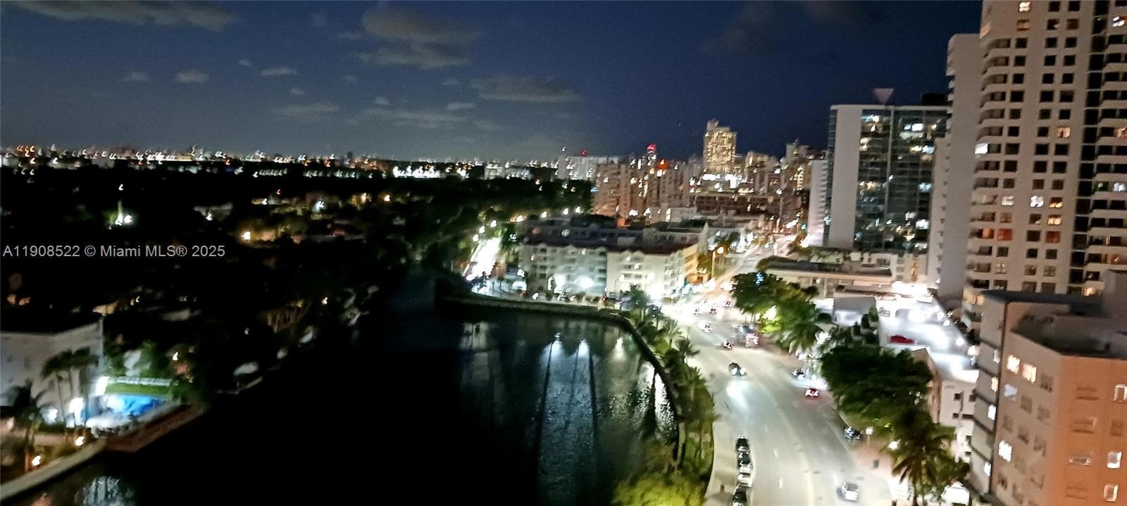A11908522 — Miami Beach — 15