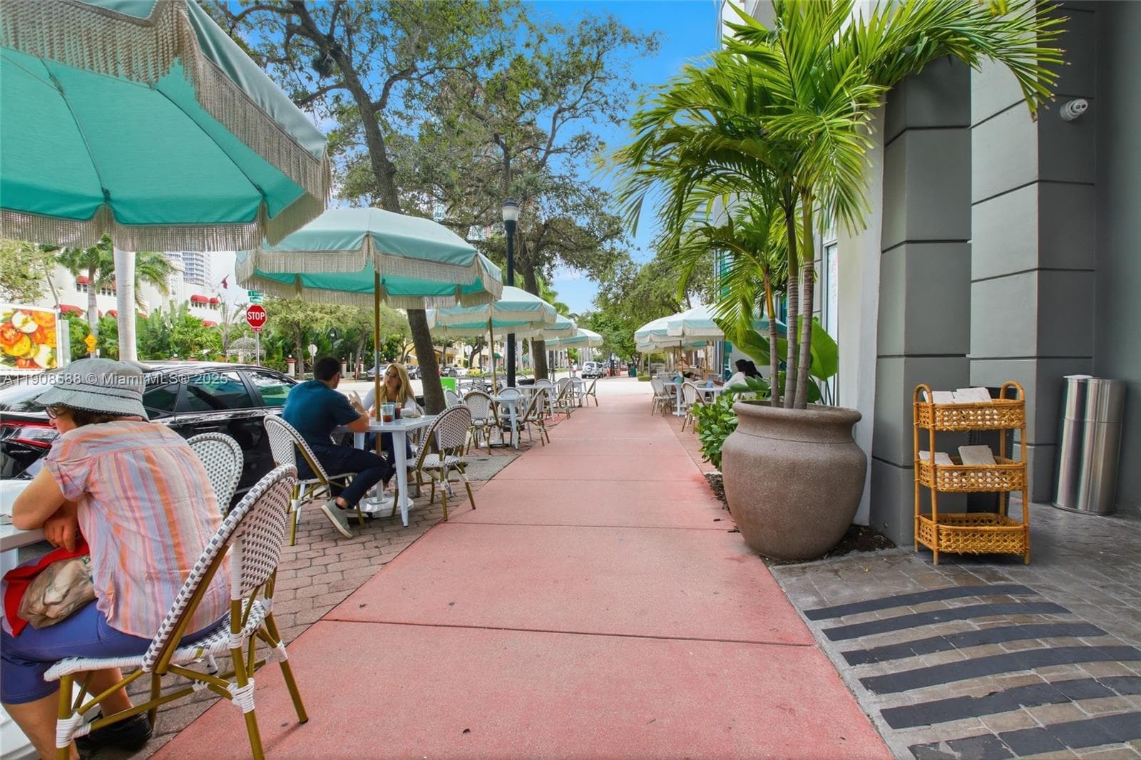 A11908588 — Miami Beach — 27