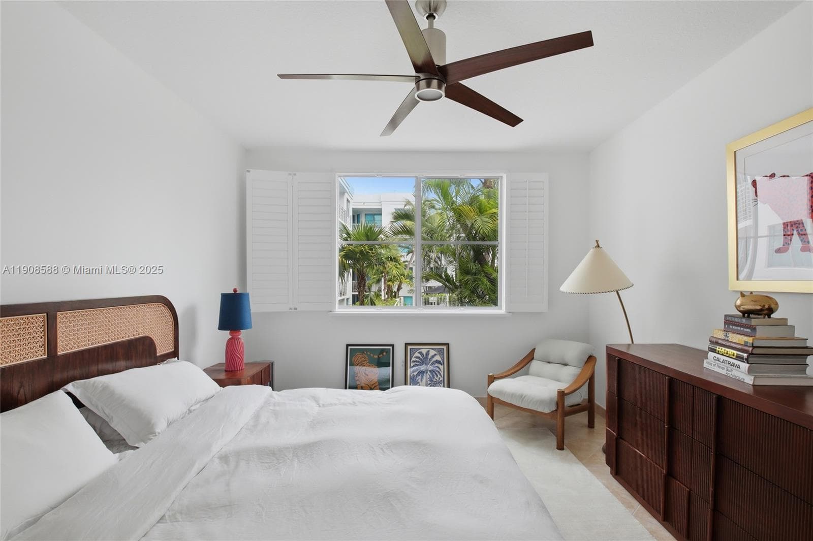 A11908588 — Miami Beach — 13