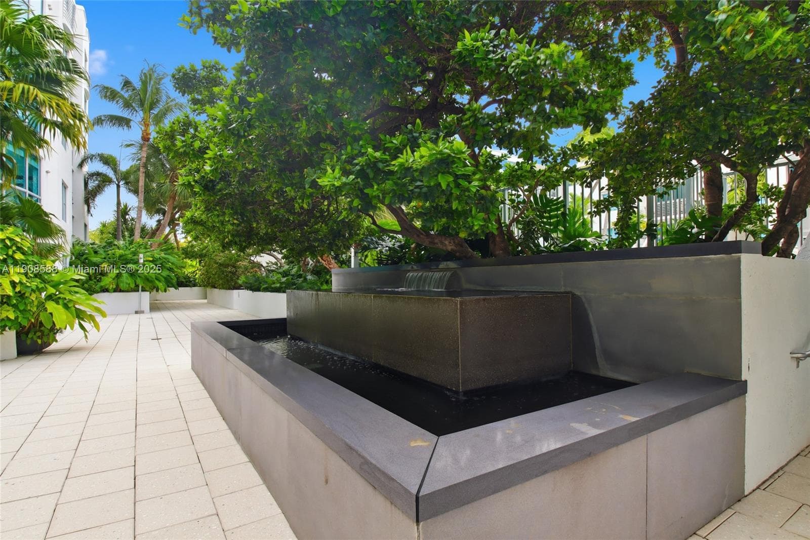 A11908588 — Miami Beach — 26