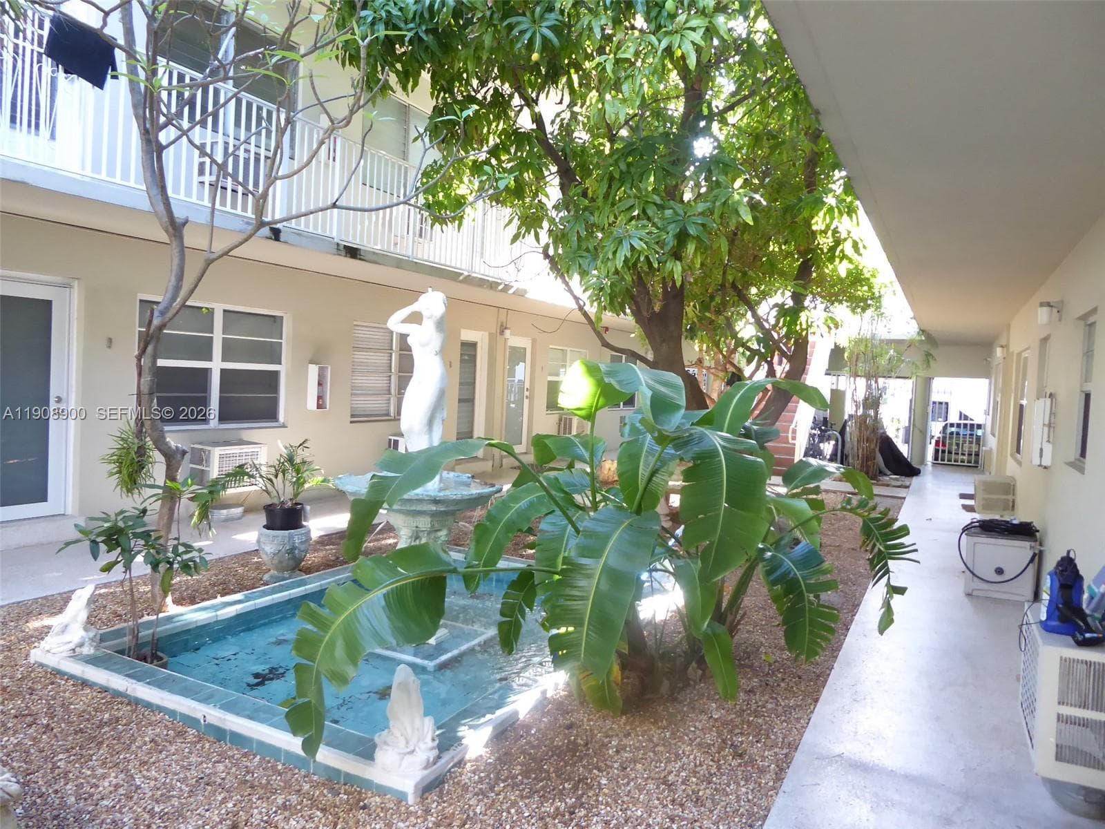 A11908900 — Miami Beach — 16