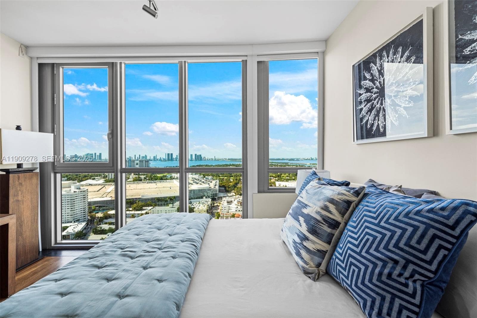 A11909278 — Miami Beach — 41