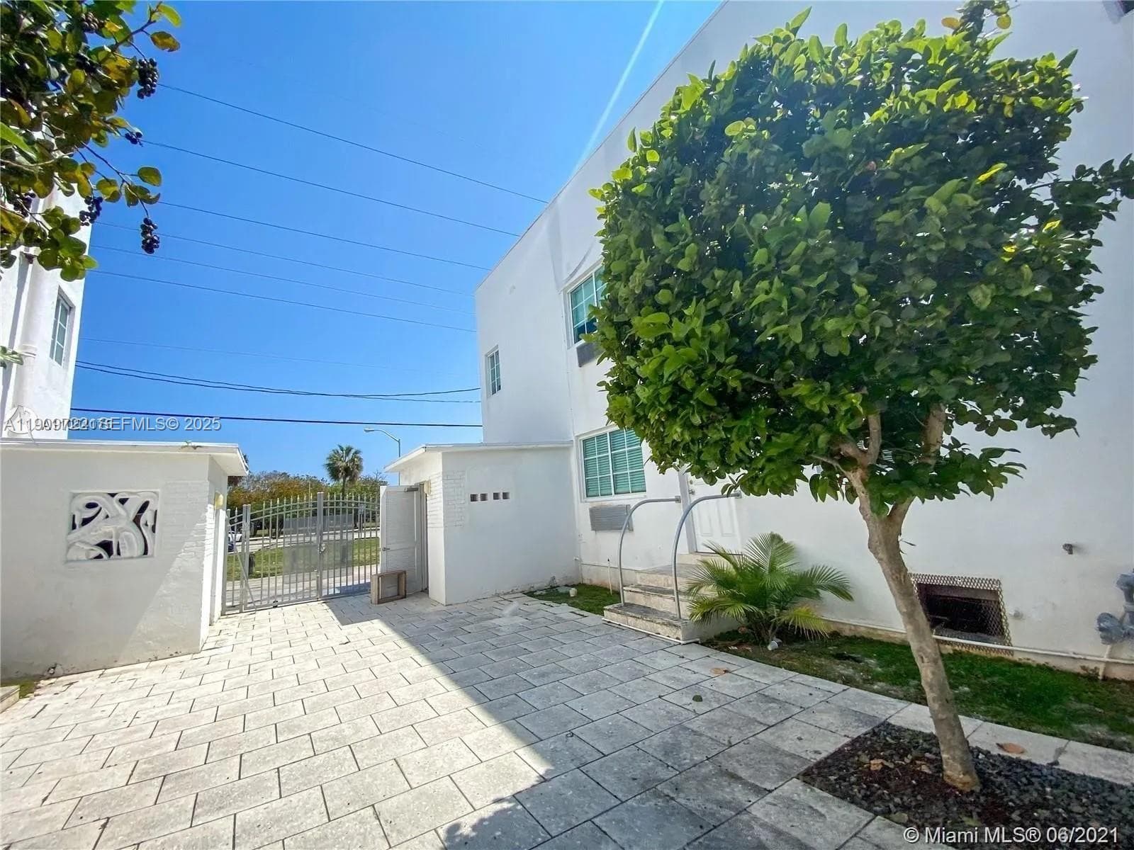 A11909722 — Miami Beach — 23