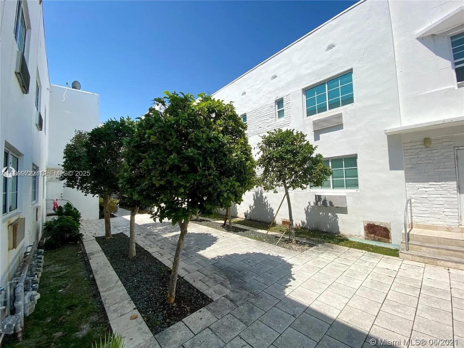 A11909722 — Miami Beach — 21
