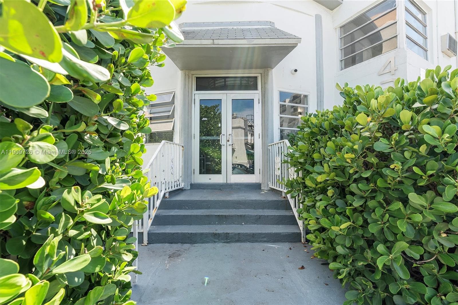 A11909726 — Miami Beach — 2