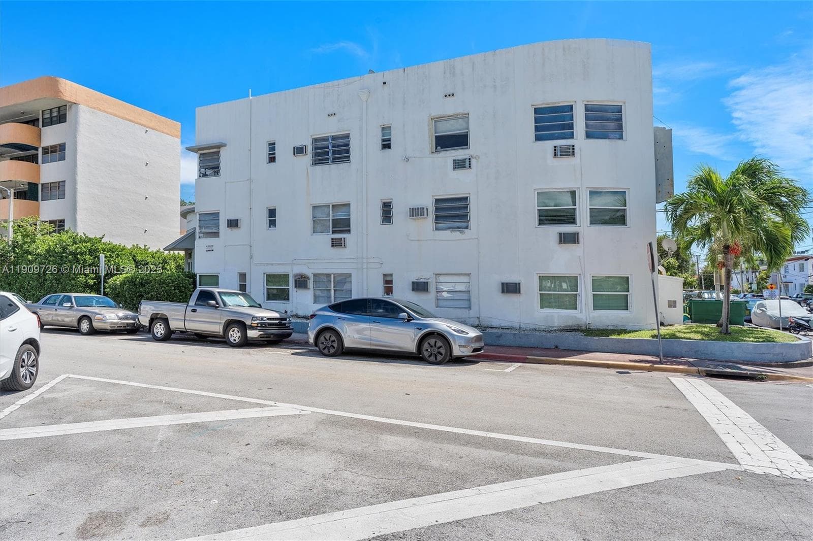 A11909726 — Miami Beach — 32