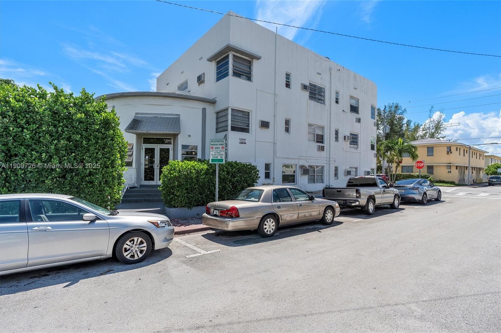 A11909726 — Miami Beach — 33