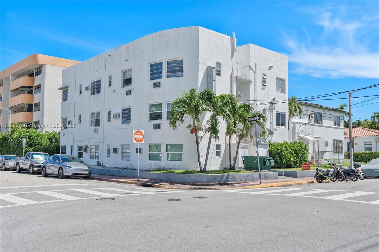 A11909726 — Miami Beach — 31