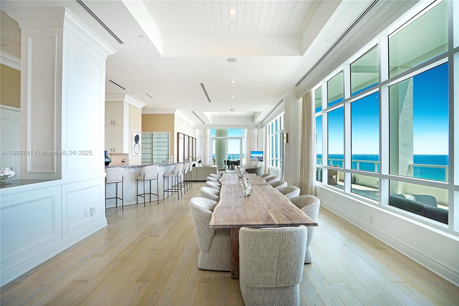 A11909761 — Miami Beach — 27