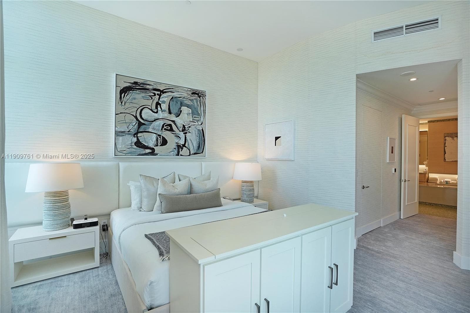 A11909761 — Miami Beach — 46
