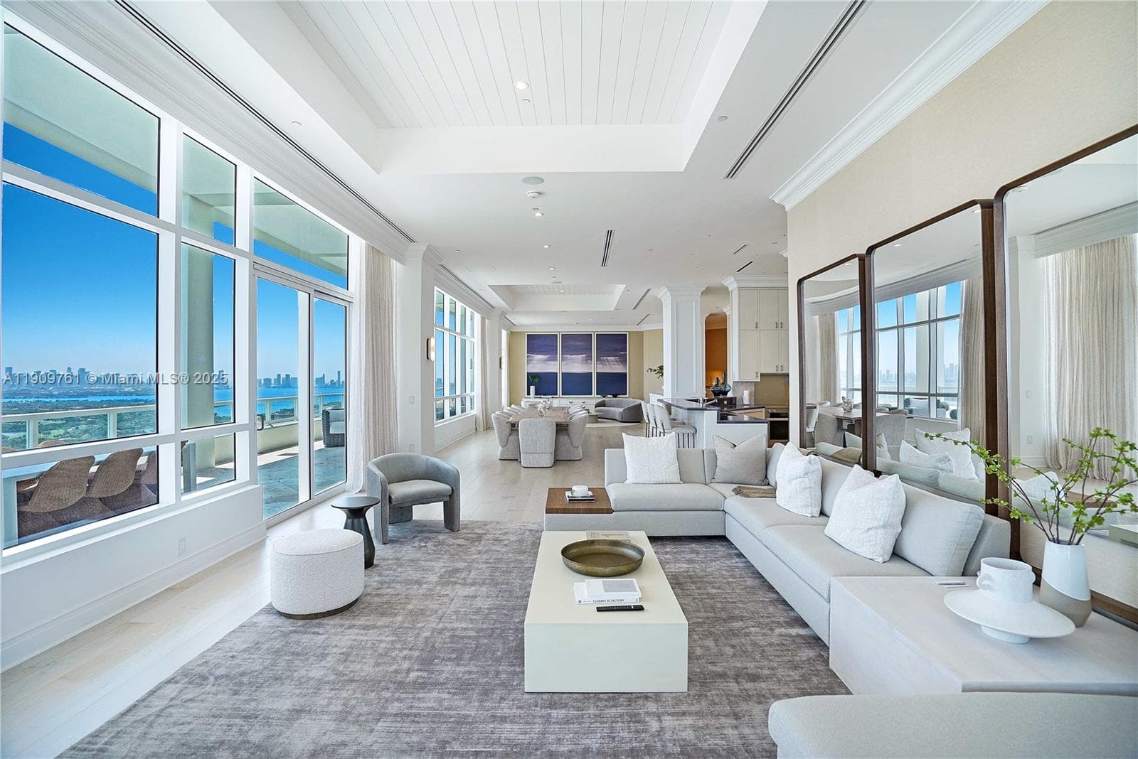 A11909761 — Miami Beach — 13