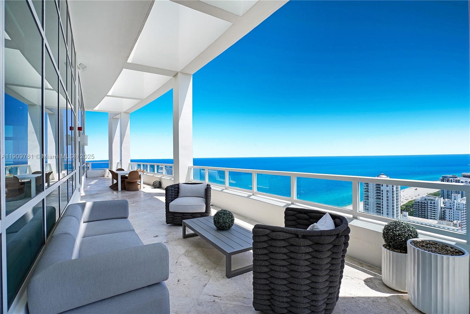 A11909761 — Miami Beach — 38