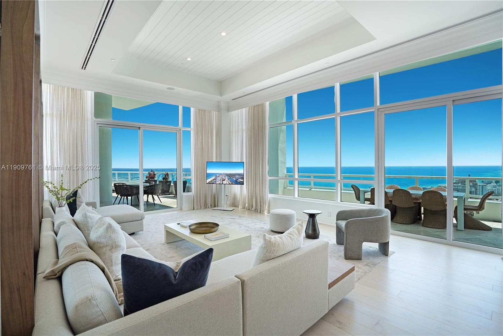 A11909761 — Miami Beach — 10
