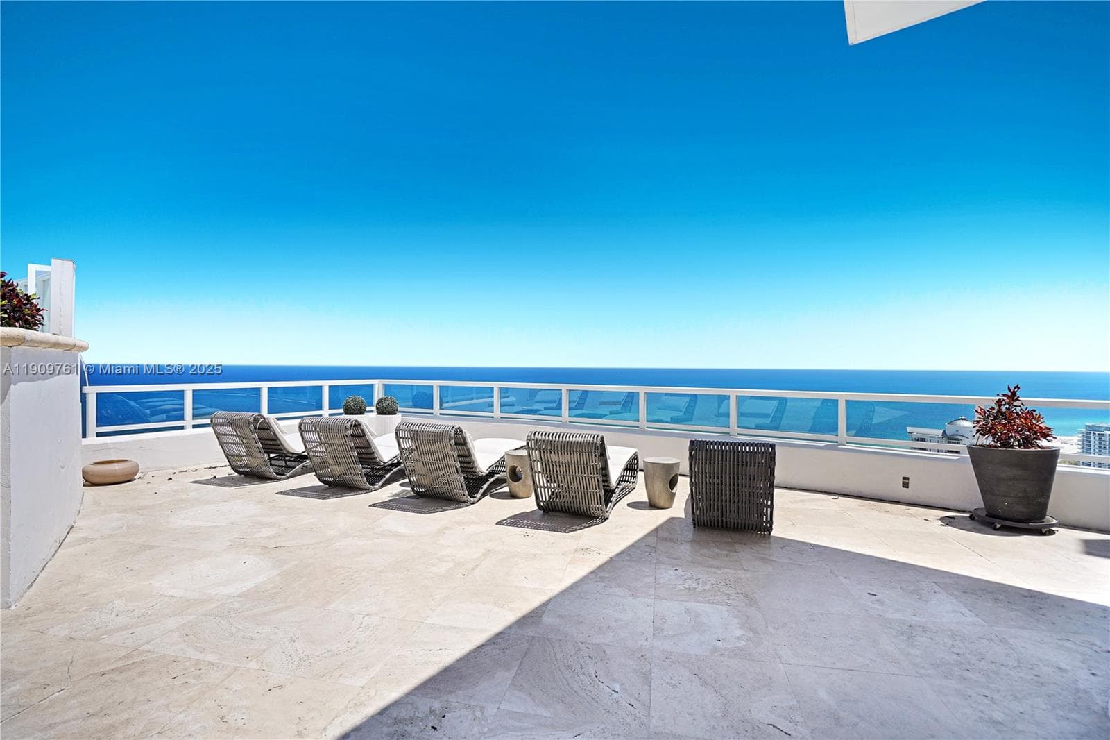 A11909761 — Miami Beach — 4