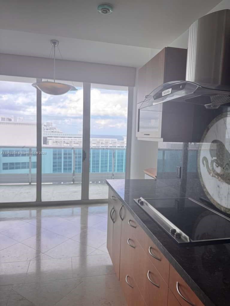 A11910304 — Miami Beach — 25