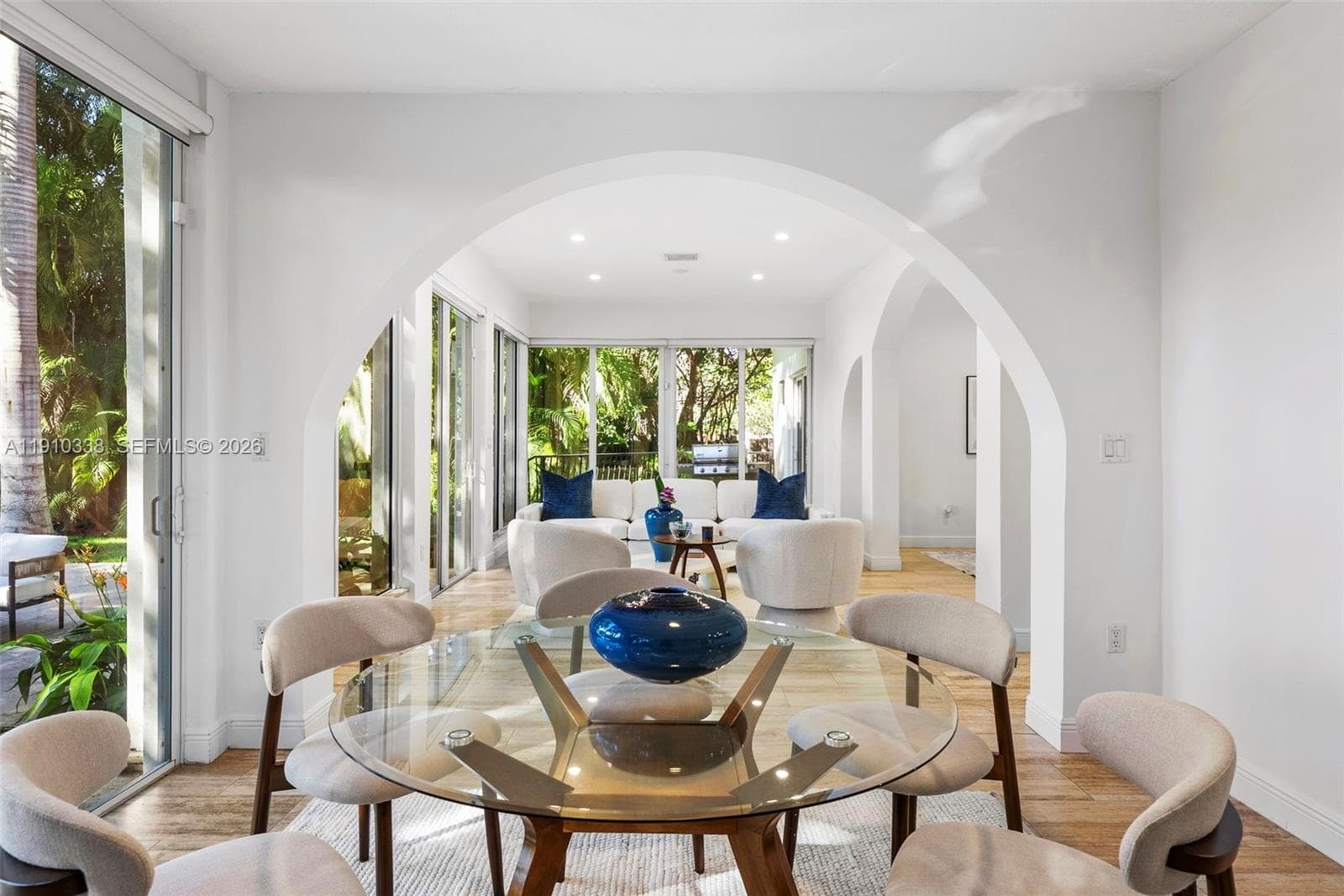 A11910338 — Miami Beach — 11