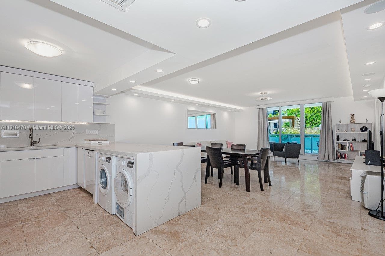 A11910470 — Miami Beach — 14
