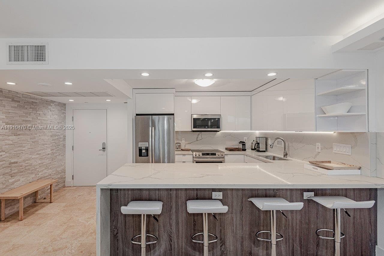 A11910470 — Miami Beach — 11