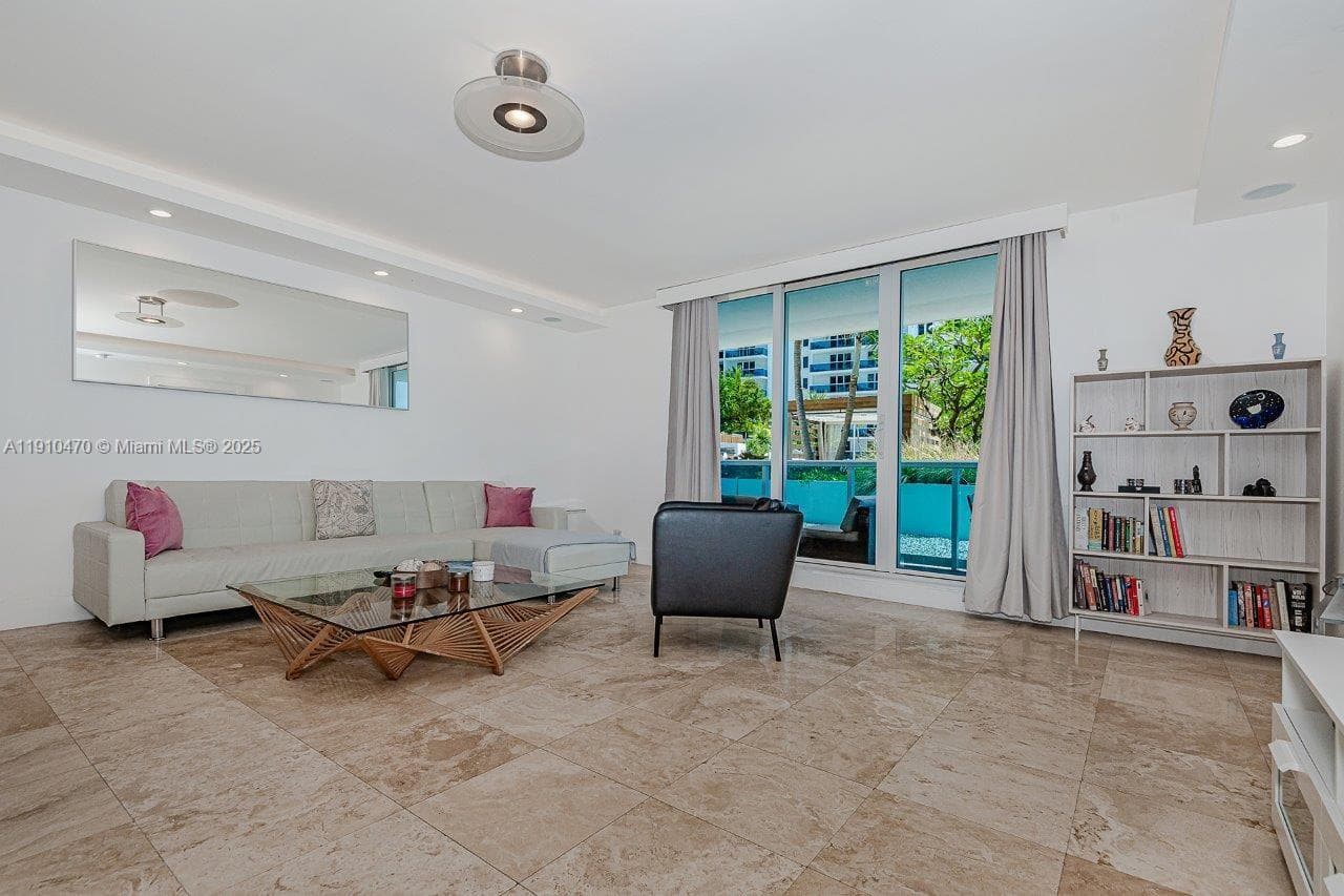 A11910470 — Miami Beach — 4