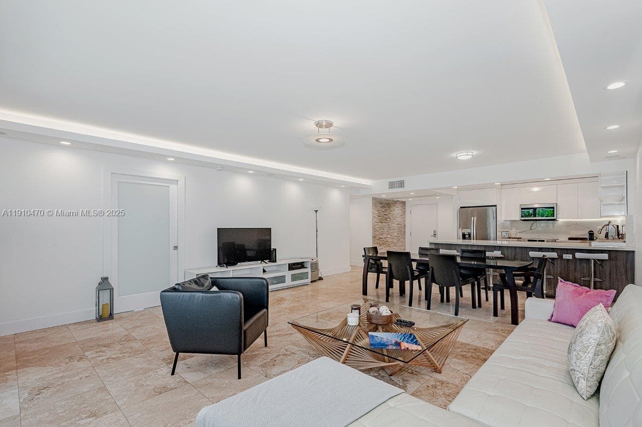 A11910470 — Miami Beach — 8