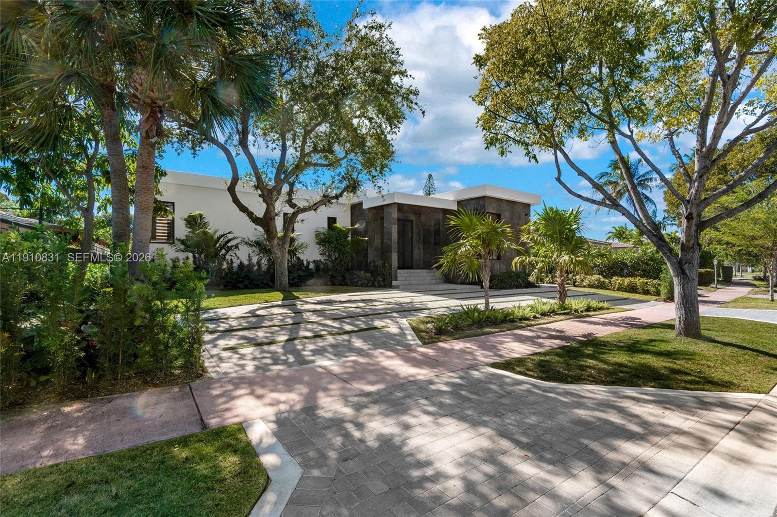A11910831 — Miami Beach — 2