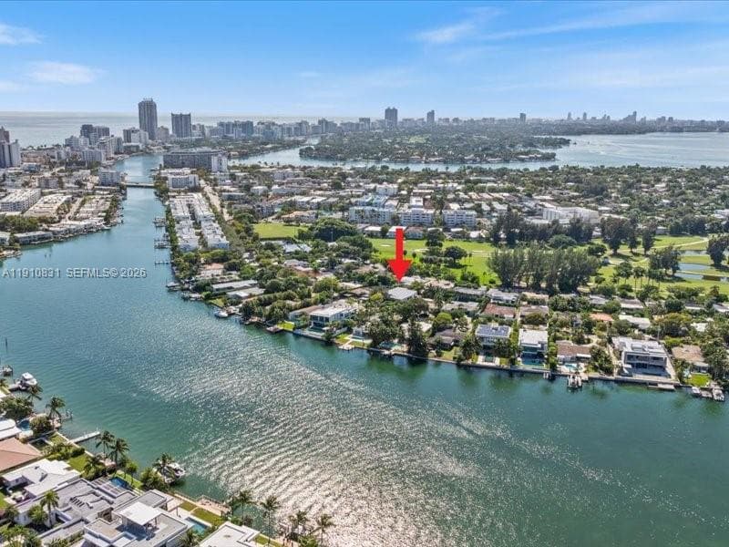 A11910831 — Miami Beach — 42
