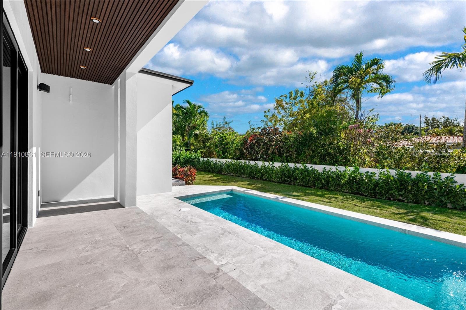 A11910831 — Miami Beach — 36