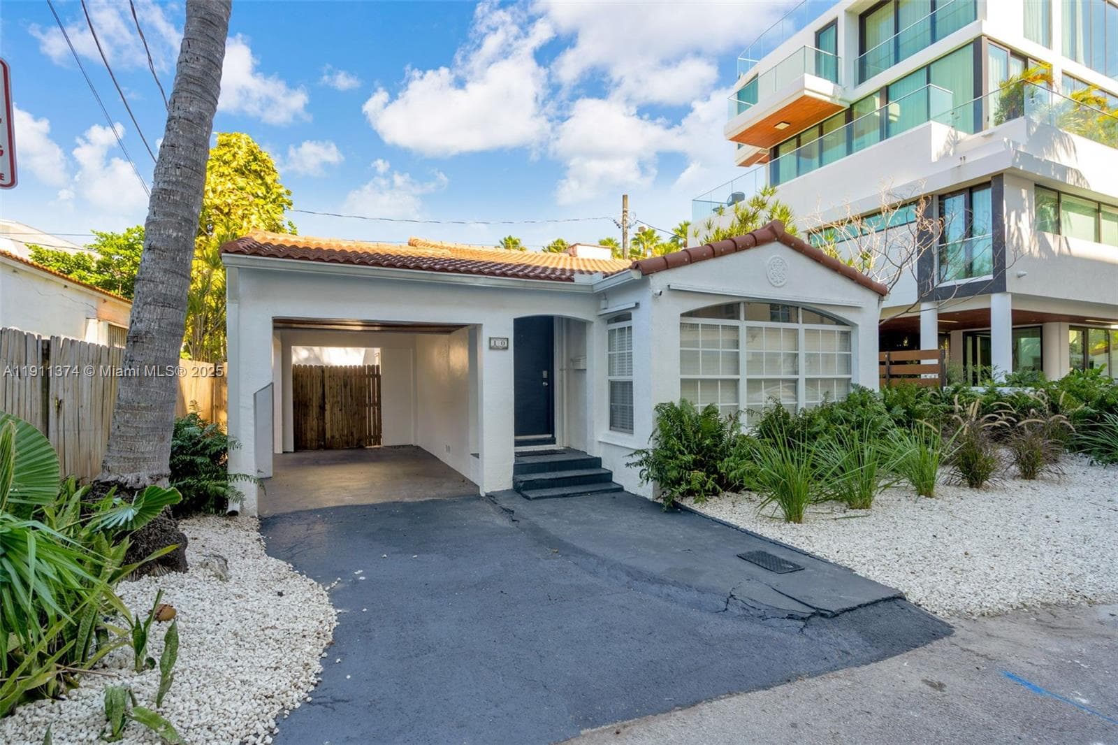 A11911374 — Miami Beach — 35