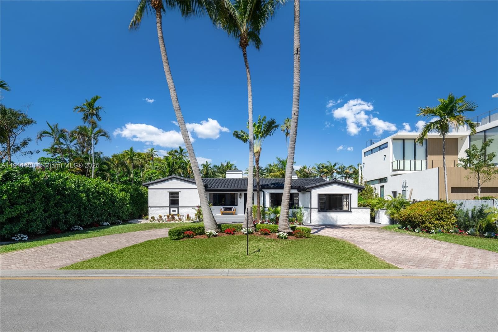 A11911530 — Miami Beach