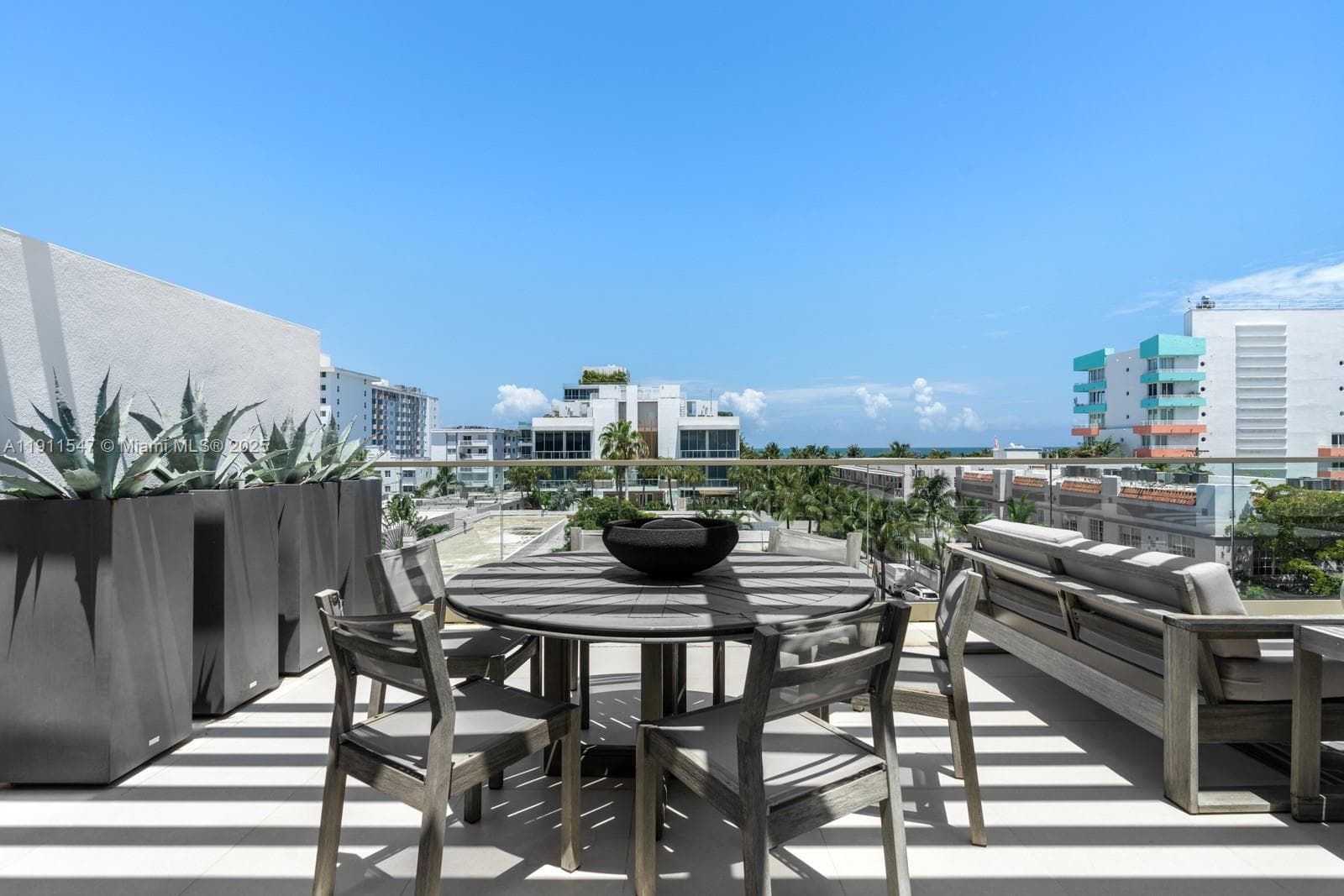 A11911547 — Miami Beach — 2
