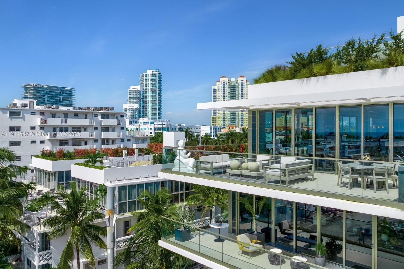 A11911547 — Miami Beach — 42